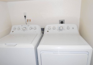 Oceanfront unobstructed view, close to town - perfect for families