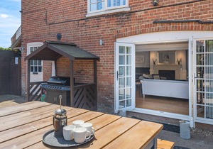 Old Cottage - Eight Bedroom House, Sleeps 15