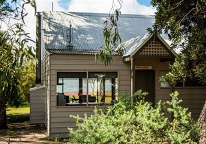 Omeo - 1 Nt(waterfront)