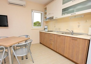 One bedroom apartment near beach Lumbarda, Korčula (A-9303-a)