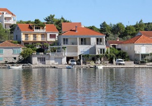 One bedroom apartment near beach Lumbarda, Korčula (A-9303-a)