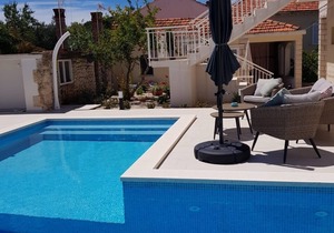 One bedroom apartment near beach Lumbarda, Korčula (A-9303-a)