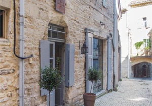 One-Bedroom Apartment in Barjac