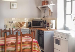 One-Bedroom Apartment in Barjac