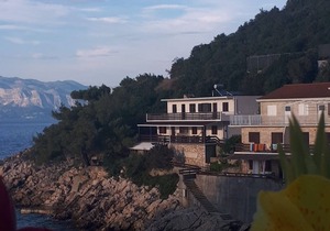 One bedroom apartment near beach Cove Pobij (Hvar) (A-5712-c)
