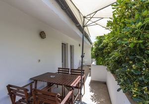 One bedroom apartment with terrace and sea view Jelsa (Hvar) (A-8729-b)