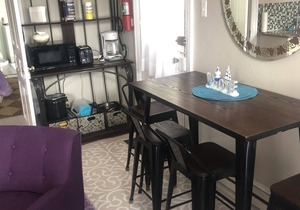 One Bedroom flat 1 block from Beach & 3 blocks from Washington Square