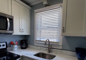 One bedroom getaway adjacent to Main Street and all the fun in downtown Dunedin!