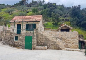 One bedroom house with terrace Postira, Brač (K-17571)