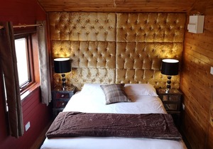 Otter 3 (Hot Tub) HuntersMoon-Warminster-Bath-Salisbury