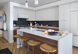 Outpost: One Town Hill 201 - Private Hot Tub