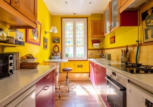 Painting the Streets of Pigalle, by Veeve