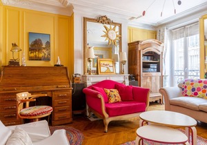 Painting the Streets of Pigalle, by Veeve