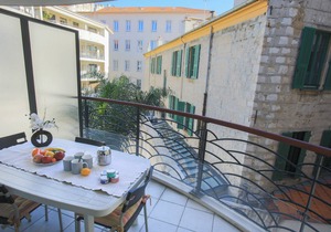 PALAIS LIBERTE II, Apartment with terrace, near the city center by RIVIERA HOLIDAY HOMES