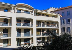 PALAIS LIBERTE II, Apartment with terrace, near the city center by RIVIERA HOLIDAY HOMES