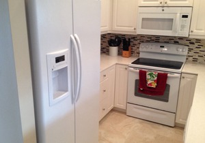 Palm Bay Club - Bayfront Large 2/2 Condo - Reasonable Price