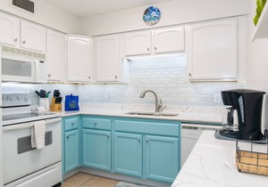 Palm Cay 3 · 3 Queen Beds · 2-Min Walk to Gulf