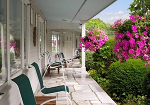 Palmer House Resort - Deluxe King Bed 4