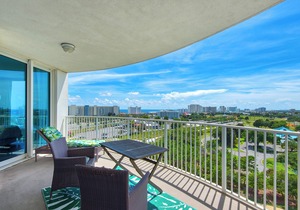 Palms 2916 | Beach Nearby + Lagoon Pool🌴