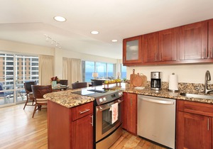 Panoramic Ocean Views Remodel - FREE Parking/Wi-Fi, AC, Washlet, Sleeps 6
