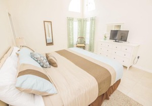 Paolo's Creekside Vacation Home