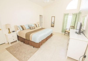 Paolo's Creekside Vacation Home