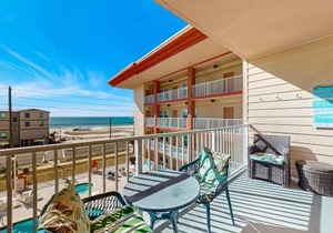 Paradise Shores 305
