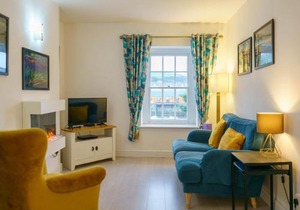 Pass the Keys Central Aberaeron- Cosy 2 bed flat Sleeping 4