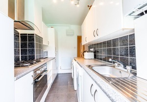 Pass the Keys | Spacious Shepherds Bush Apartment With Garden