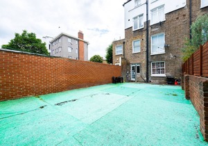 Pass the Keys | Spacious Shepherds Bush Apartment With Garden