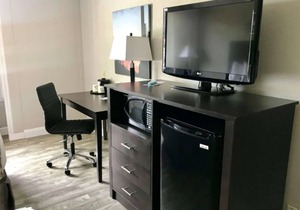 Perfect Escape! Swimming Pool, Restaurant, Nightclub, Near Allentown Art Museum!