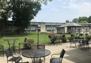 Perfect Escape! Swimming Pool, Restaurant, Nightclub, Near Allentown Art Museum!