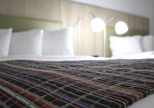 Perfect for Business Travel! Queen Unit, Business Center, Meeting Space!