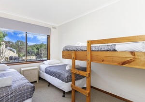 Perfect for your beach holiday, you are only a stone's throw to the Port Fairy East Beach