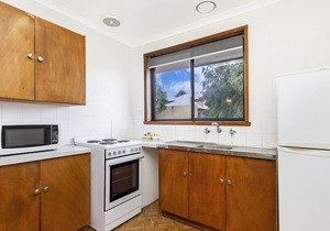 Perfect for your beach holiday, you are only a stone's throw to the Port Fairy East Beach