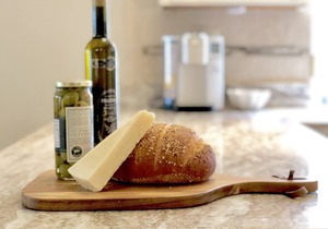 Perfect Summer backyard, Steps to Beach, Bikes, boogie-board, bunk beds, Grill