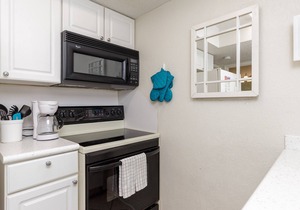 Pet-Friendly Beachside Condo | Steps to the Sand & Patio