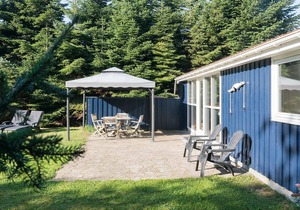 Pet friendly home in Væggerløse with sauna