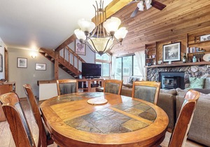Pet-Friendly Updated Townhome with Gas Grill, Centrally Located. Pool On-site