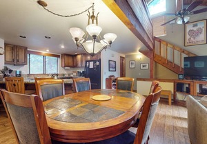 Pet-Friendly Updated Townhome with Gas Grill, Centrally Located. Pool On-site