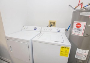 Peter's Creekside Vacation Home