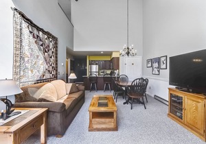 Pico F305 Ski right to the lifts at Pico Vaulted ceilings Light and Bright. Fitness Center and Pool access.