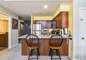 Pico F305 Ski right to the lifts at Pico Vaulted ceilings Light and Bright. Fitness Center and Pool access.