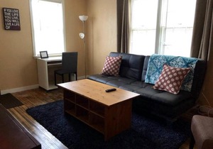 Pleasant Finch Arboretum One Bedroom