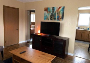 Pleasant Finch Arboretum One Bedroom