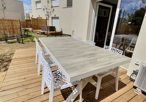 Pleasant maisonette with terrace near the sea