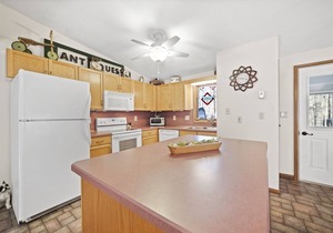 Pocono Paradise Getaway with Hot Tub