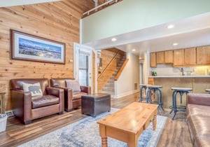 Pole House 15 - Meredith Lodging