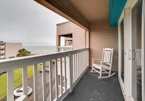 Pool & Direct Beach Access: Corpus Christi Escape