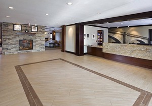 Pool & Hot Tub. Great King Suite!